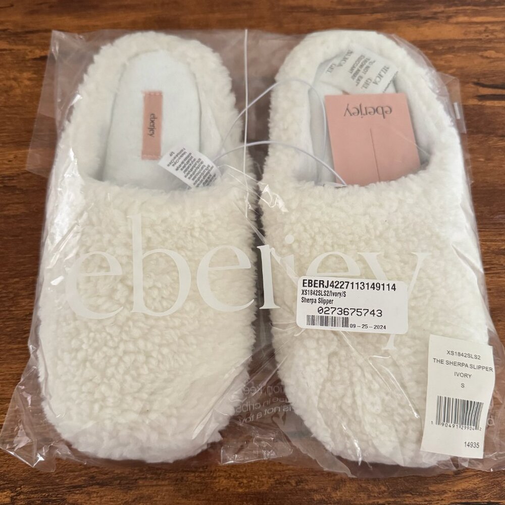 NWT Eberyjey Ivory Sherpa Slippers